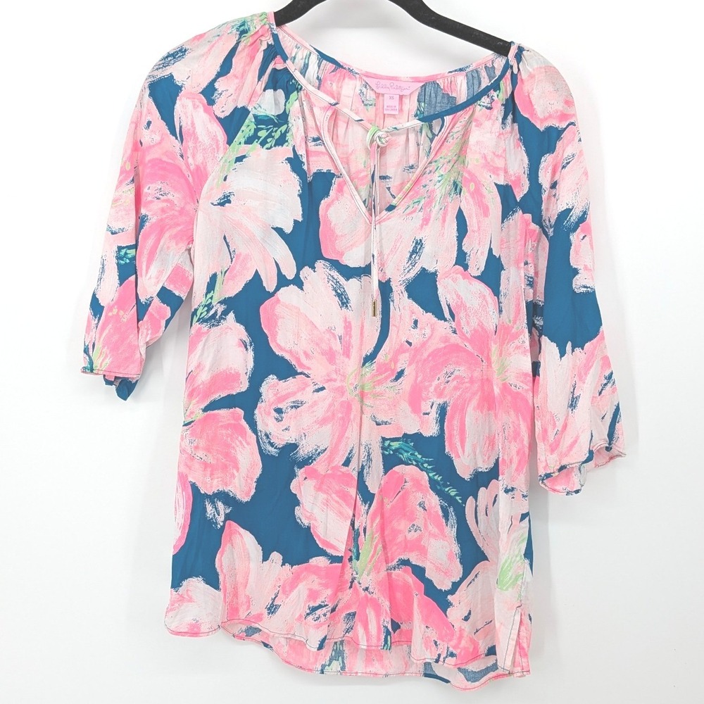 Lilly Pulitzer Willa Flounce Top XS Pink Blue Floral Rayon 3/4 Sleeve Coastal